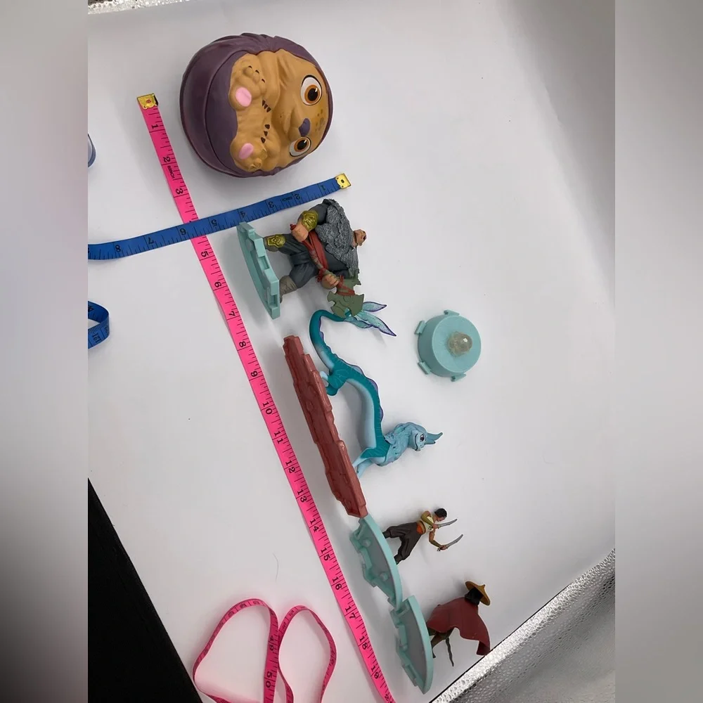 DISNEYS RAYA‎ AND THE LAST DRAGON FIGURINES